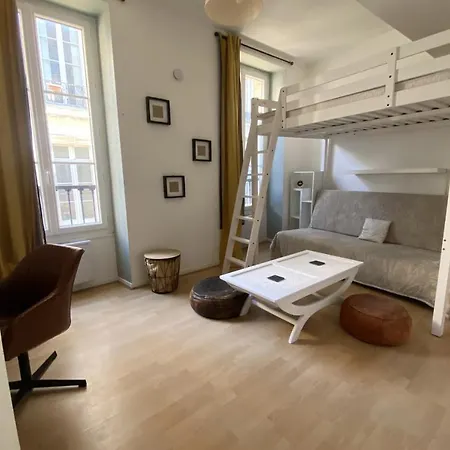 Apartment Near The Palais Gallien